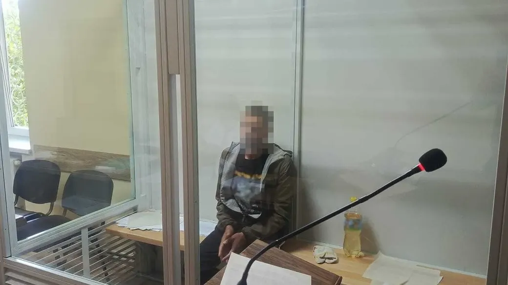 Задушив 83-річну сусідку, забрав гроші й підпалив хату: на Рівненщині затримали чоловіка