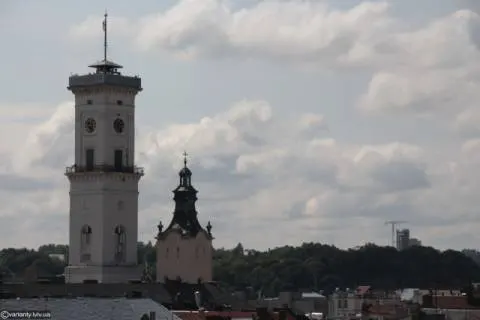 У Львові чоловік випав з 15 поверху: трагедія сталася вранці