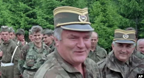 У Гаазі помер засуджений за геноцид ексгенерал Ратко Младич