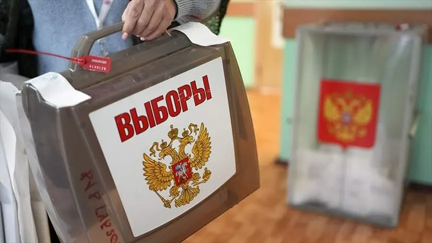 «Людина з автоматом і дві жінки зі скринькою»: як на окупованих територіях ходять по домівках під час російських «виборів»