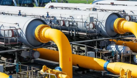 Європа входить у зиму з рекордно низькими запасами газу: ціни злетіли на 120%