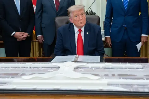 Трамп дозволив обмежувати експорт відходів заради рідкісноземельних металів
