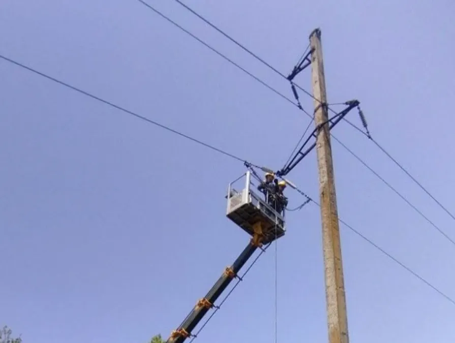 Росіяни вдарили по енергетиці Донеччини: є нові знеструмлення