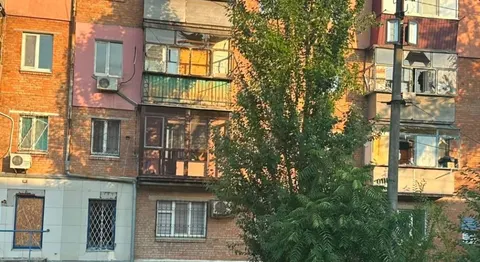 Нічні удари по Дніпропетровщині: пошкоджені лікарня, магазин і спортзал