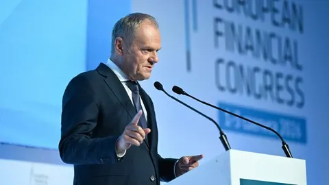 «Соромитися мають будівничі, а не ті, хто відключив»: Туск про Північні потоки