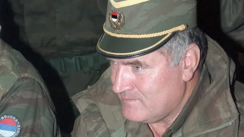 Помер Ратко Младич: сербський генерал, засуджений за геноцид у Сребрениці