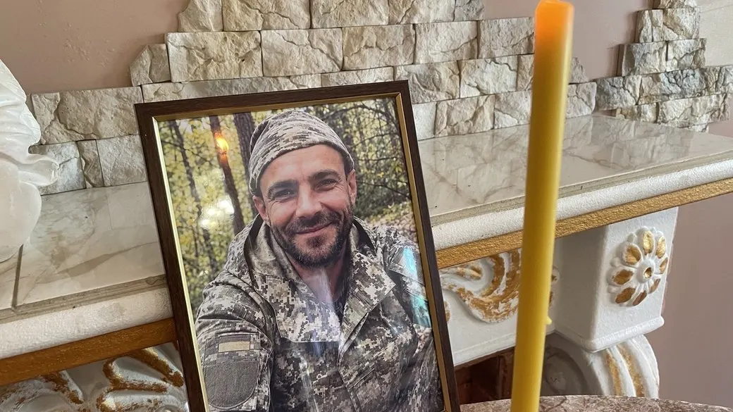 «Бився до останнього»: в Охтирці попрощалися з бійцем Романом Лавриненком