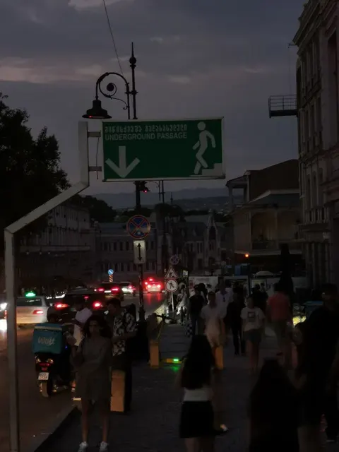 Третій блекаут у Грузії: без світла залишились поїзди та метро