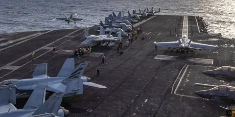 США б'ють по об'єктах КВІР в Ормузькій протоці