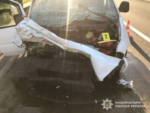 Під Львовом інкасаторське авто зіткнулося з легковиком: постраждали діти