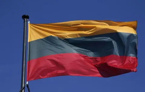 Литва готує жорсткий ліміт транзиту для росіян: шість годин і ауді