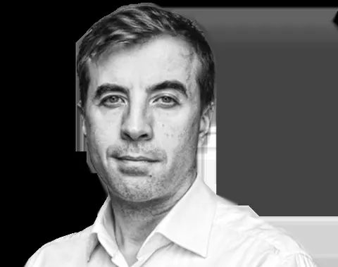 Ротація в уряді не лікує систему: експерт про воєнне врядування