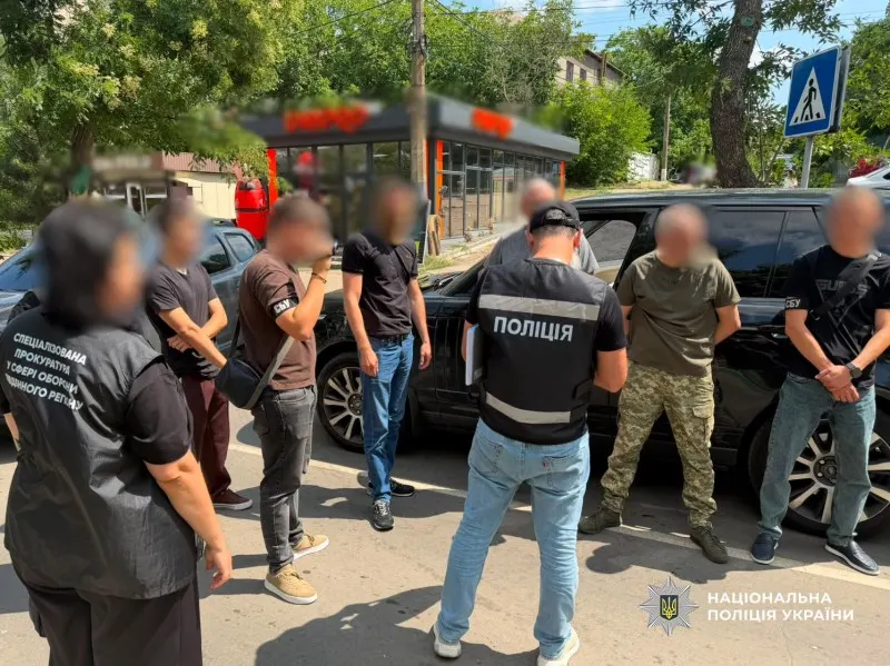 Хабар дизпаливом: на Одещині затримали посадовця ТЦК