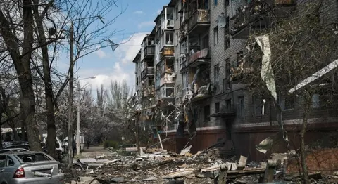 Авіабомба по евакуаційному пункту в Краматорську: є поранені