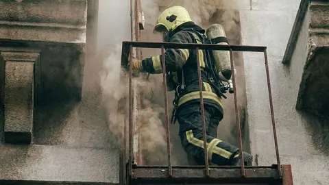На Тернопільщині пожежа знищила господарську будівлю та 200 тюків соломи