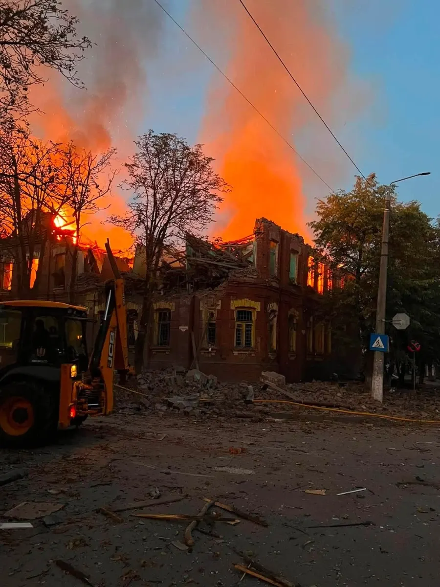 У Слов’янську авіабомба зруйнувала столітній «Друкарський двір»