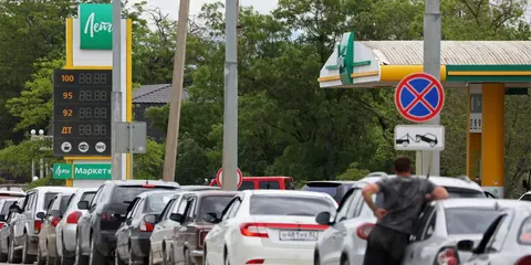Паливна криза в Росії: бензин зник з понад 70% заправок