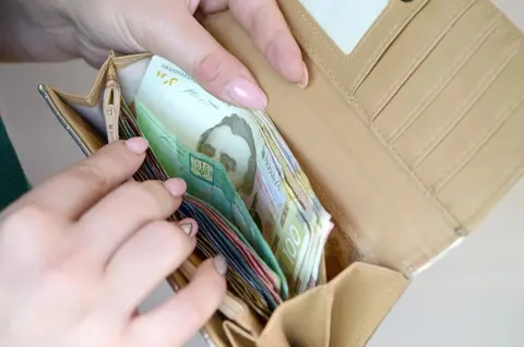 Де найбільше платять: топ професій з рекордним розривом у зарплатах