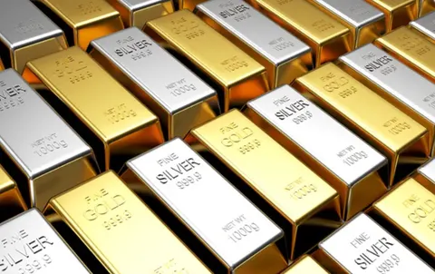 Золото завмерло біля $4375: ФРС підвищила ставку вперше з 2023 року