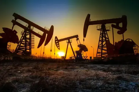 Нафта дорожчає: Іран зупинив судна в Ормузькій протоці