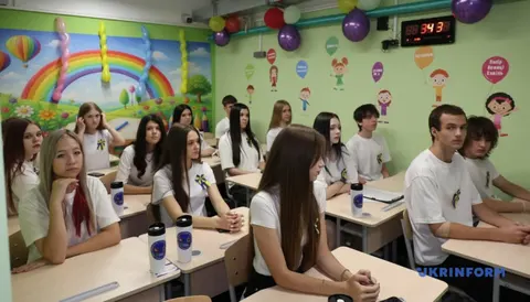 1 вересня: понад 3,5 млн учнів сіли за парти, а ЗСУ звузили плацдарм РФ