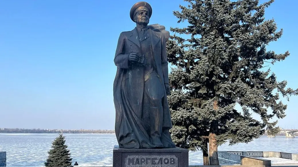 У Дніпрі прибирають пам'ятник радянському генералу Маргелову