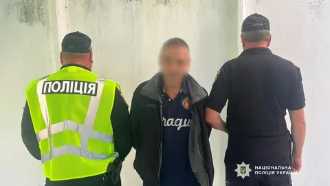 Сокира замість аргументу: на Чернігівщині чоловік важко поранив односельця