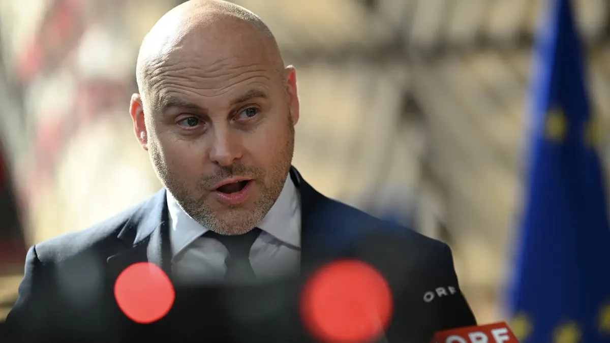 Латвія не заблокувала виключення Усманова та Фрідмана із санкцій ЄС: «вибір між поганим і значно гіршим»