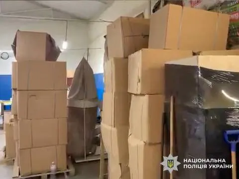 На Львівщині закрили підпільну фабрику з виробництва сигарет