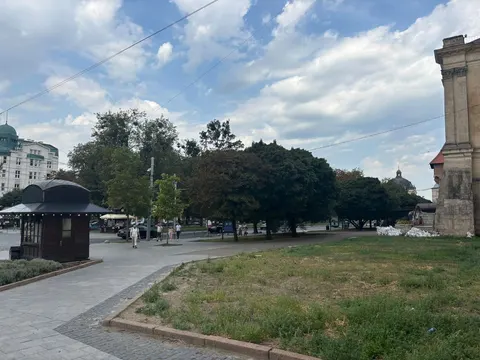 Суд відмовив власникам «Язикатої тещі» у позові щодо ділянки у центрі Львова