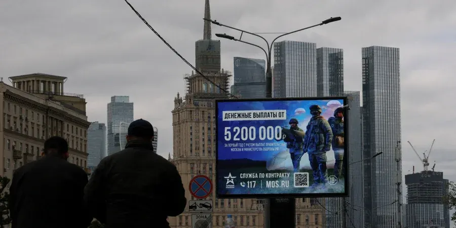 Кремль тисне на контрактників замість мобілізації — Фішман
