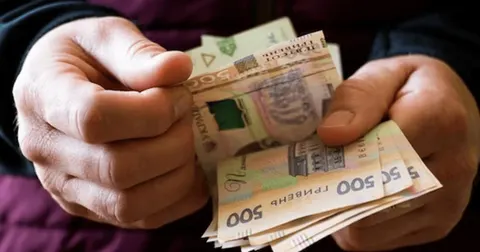Працюючим пенсіонерам перерахували виплати автоматично: кому додали гроші