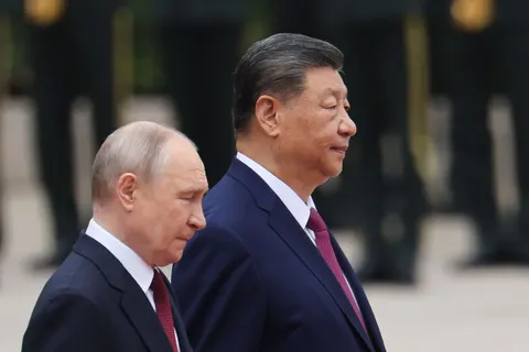 Росія дедалі більше залежить від Китаю: що це означає для війни