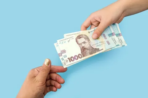 Пенсіонерам готують виплати до Дня Незалежності: хто і скільки отримає