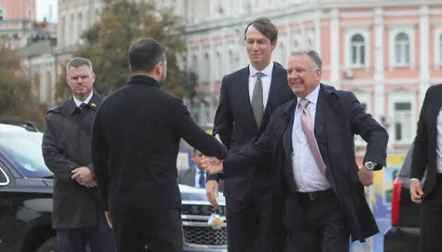 Київ: завершився перший раунд переговорів зі спецпосланцями Трампа