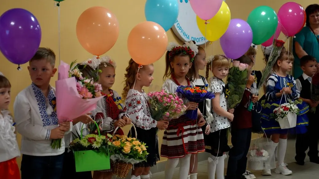 Перший дзвоник у бомбосховищі: як на Запоріжжі розпочали навчальний рік
