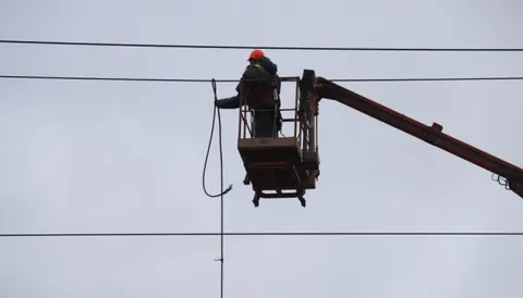 Ранкові обстріли залишили без світла п'ять областей України