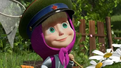 Чому «Маша та Ведмідь» під санкціями: пояснення РНБО
