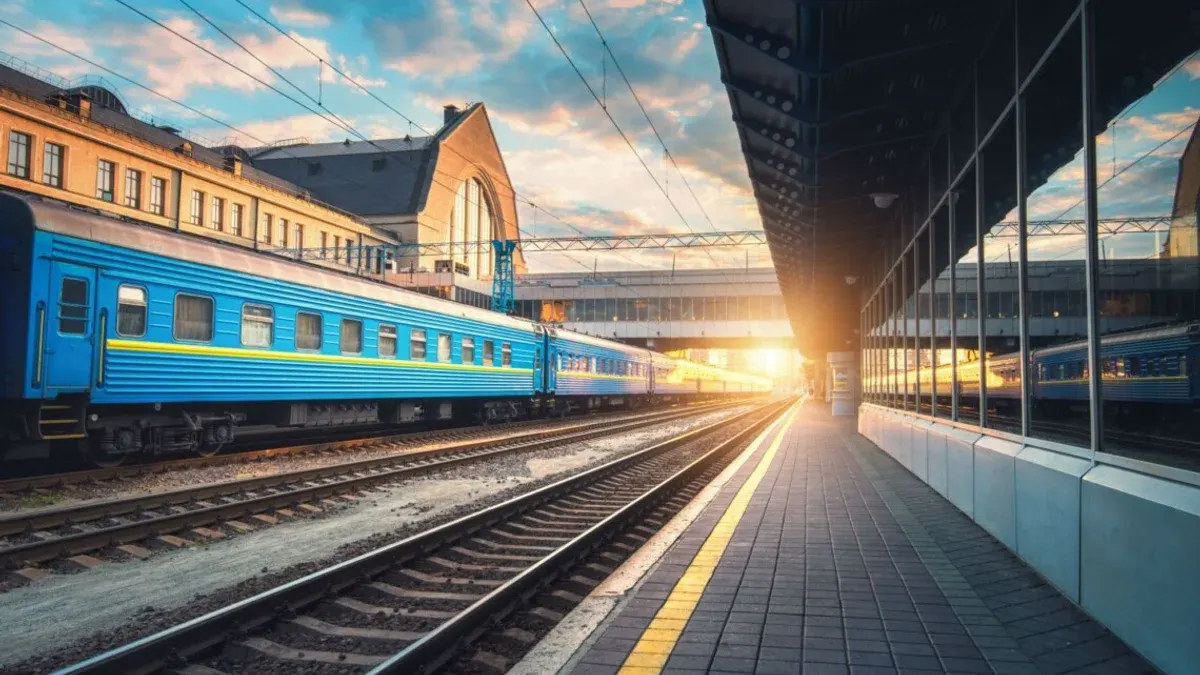 Провідники викинули підлітка з потяга: реакція «Укрзалізниці»