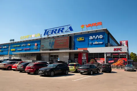 У Дніпрі відкрився оновлений VARUS: готова їжа, кава та зона відпочинку