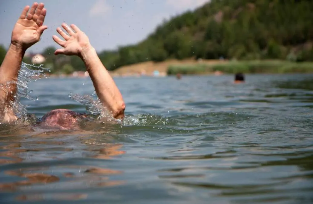 У Кривому Розі на водоймі потонув 30-річний чоловік