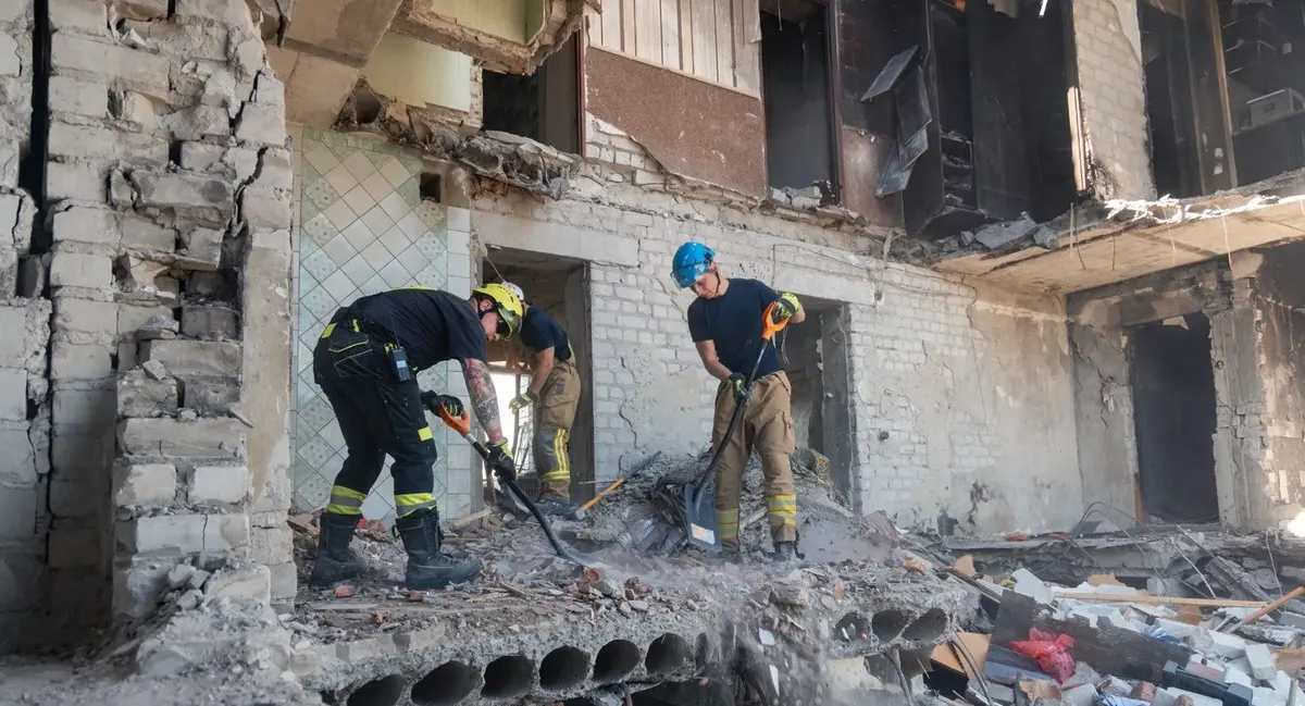 У Харкові завершили розбір завалів після удару 9 серпня: вивезли понад 105 тонн сміття