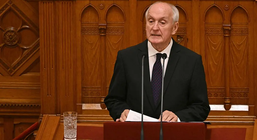 В Угорщині новий президент: суддя, який критикував Орбана, склав присягу