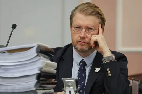 «Яблуко» залишилося без більшості списків: партія бореться за два регіони