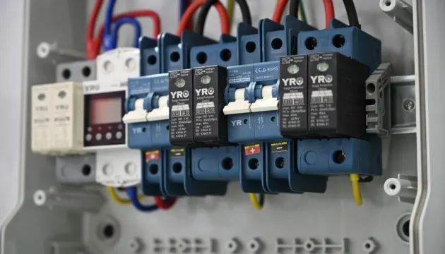 Російські удари лишили без світла п'ять областей: що відомо