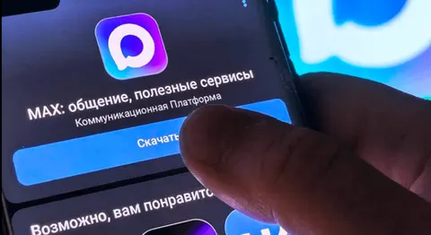 Російський месенджер Max «зафукала» навіть «Аліса»: радить «максофон»