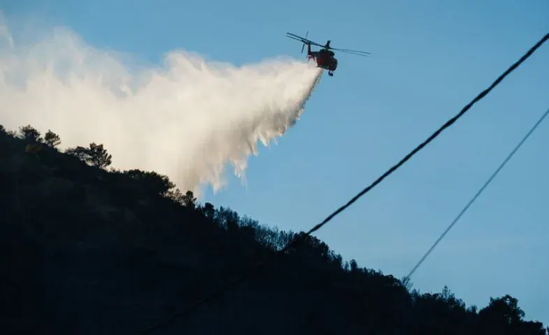 Спека до 40°: у Греції за лічені години спалахнуло 39 пожеж