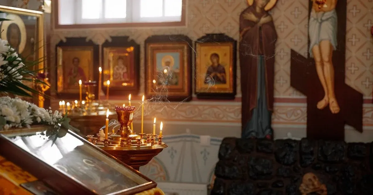 У Львові чоловік напав на священика під час служби — його затримали парафіяни