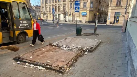 У Львові прибрали незаконні кіоски, що заважали пішоходам