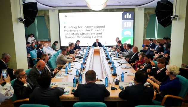 Росія б'є по всіх логістичних маршрутах: Калашник озвучив масштаби атак